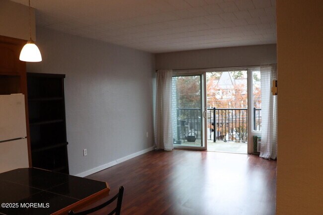 Building Photo - 21 Leroy Pl