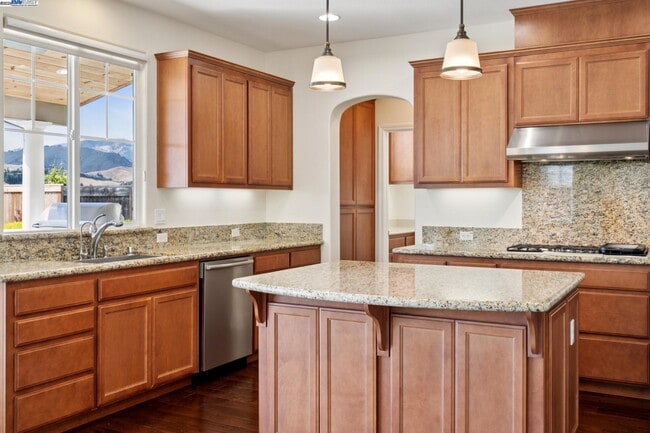 Building Photo - 454 Bengali Ct