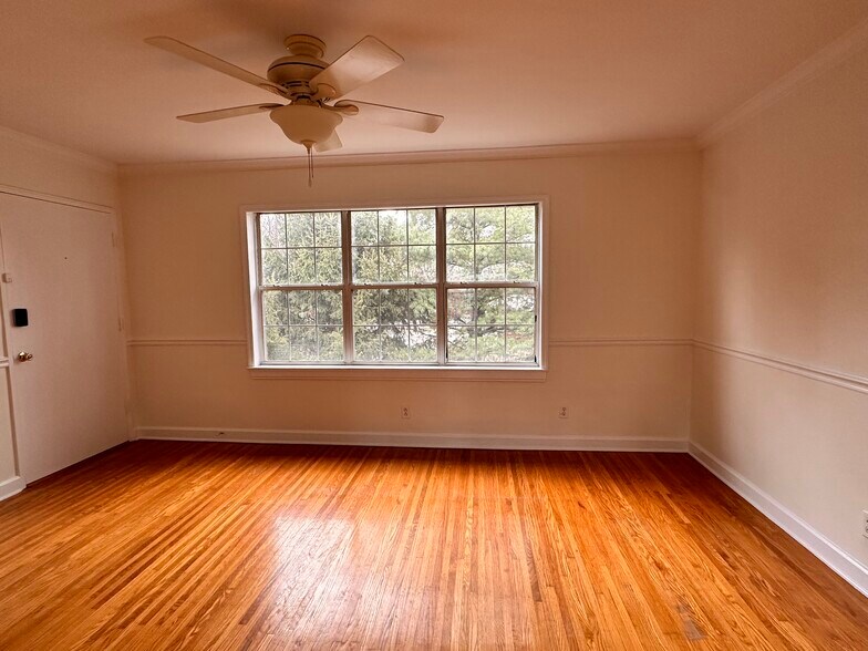 Building Photo - 114 Crescent Ave