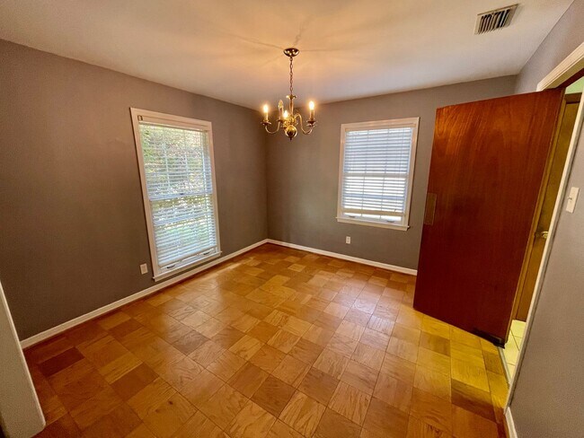 Building Photo - UPCOMING LISTING CLOSE TO SOUTH!