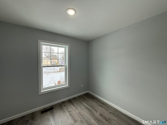 Building Photo - 96 Collis St