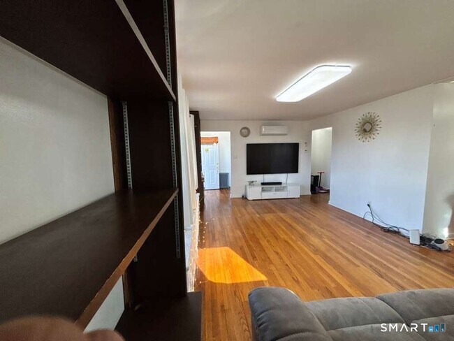 Building Photo - 394 Clintonville Rd