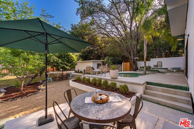 Building Photo - 1362 Old Topanga Canyon Rd