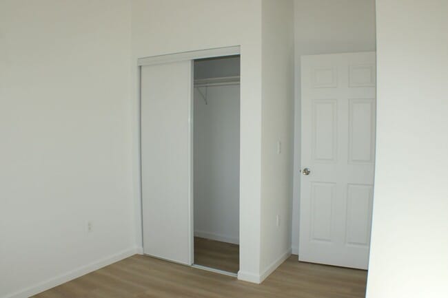 Building Photo - Brand New -4BD + 2BTH Solar-Powered Home