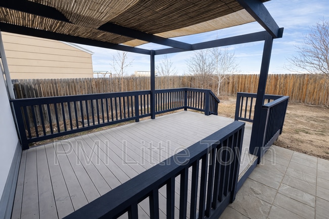 Building Photo - 1670 N Halifax Wy