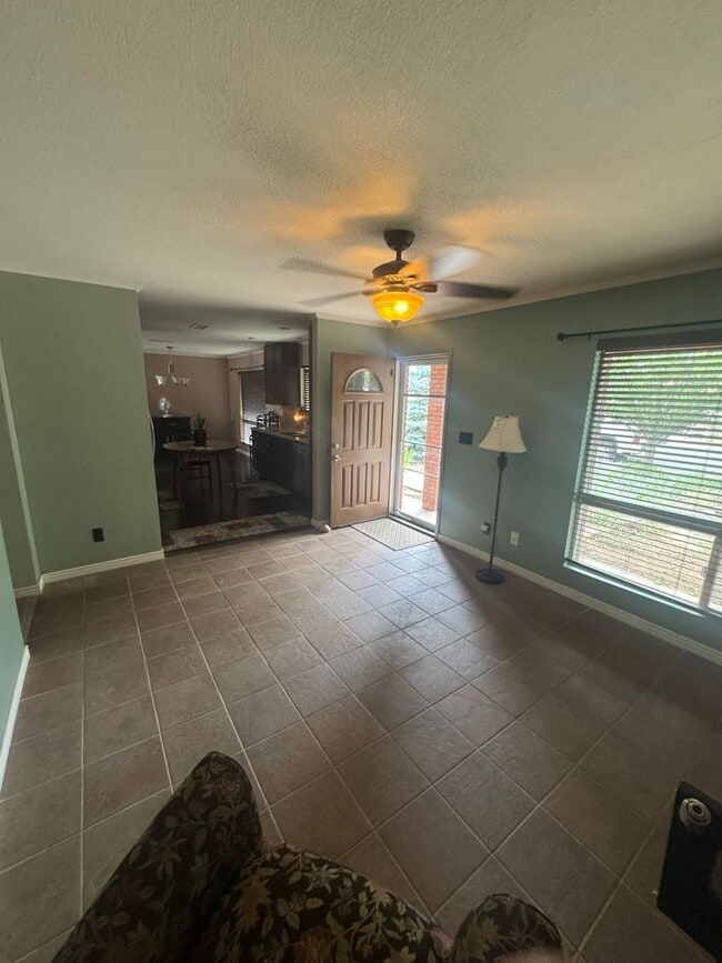Building Photo - Single-Level Flagstaff Home | Mountain Vie...