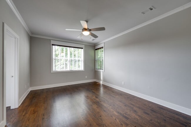 Building Photo - Beautiful 3-bed, 2.5-bath home offering 2,003 sq ft in the heart of East Nashville