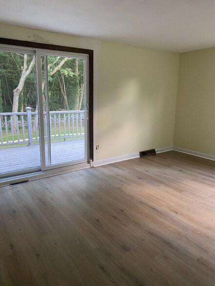 Building Photo - 20 Dundee Dr