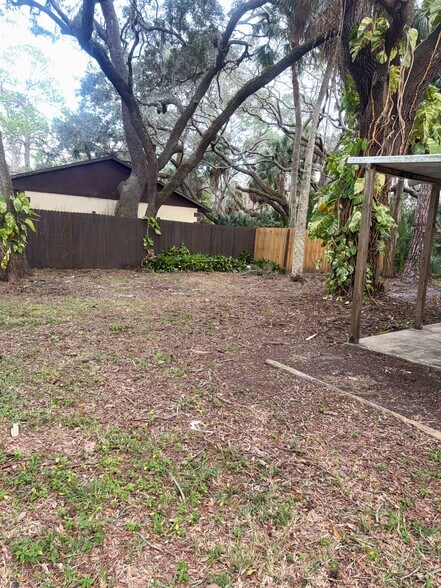 Building Photo - 7116 Oakwood Dr