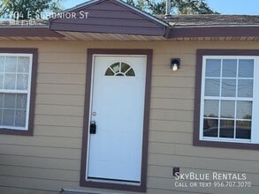 Building Photo - 704 E Schunior St