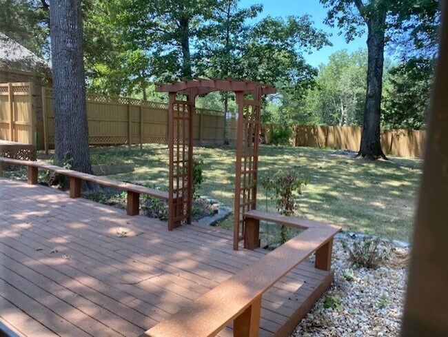 Building Photo - GATED - STONE MEADOW SUBDIVISION!