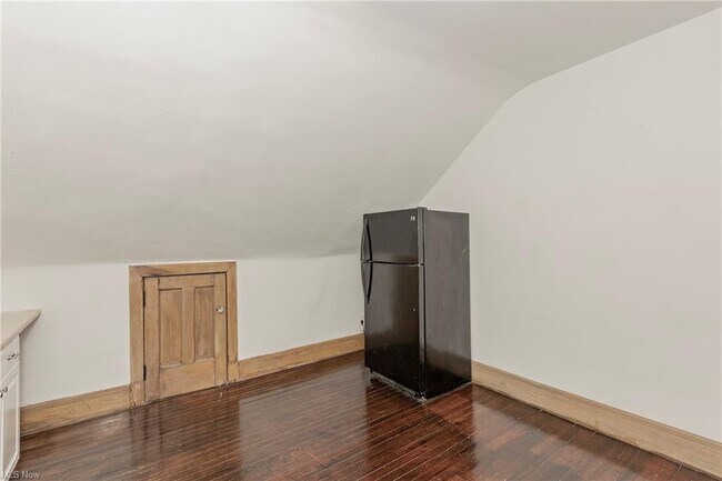 Building Photo - 283 Corning Dr