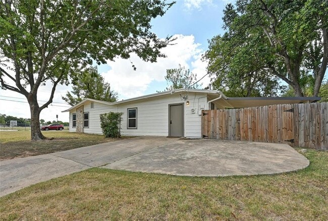 Building Photo - 1130 Gardner Rd