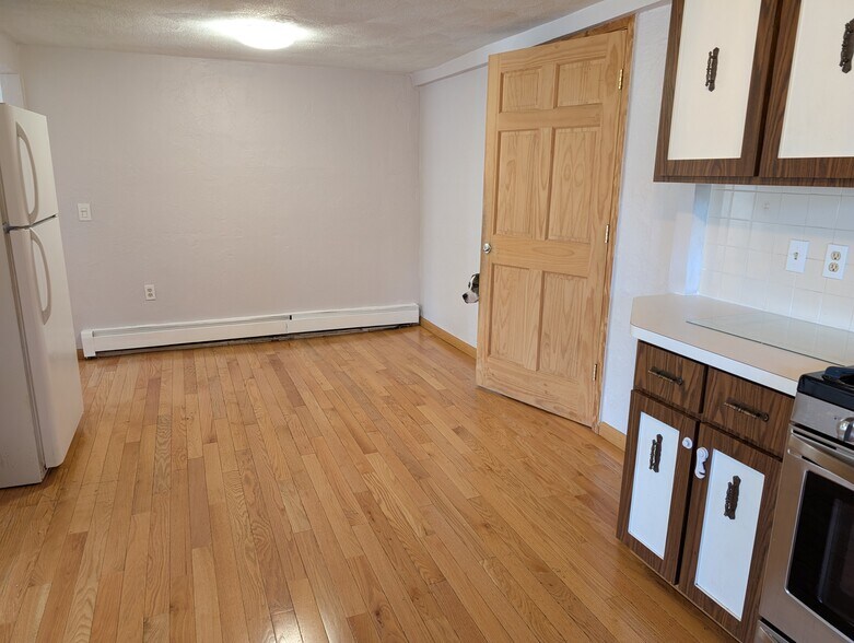 Eat in kitchen - 302 Riverside Ave