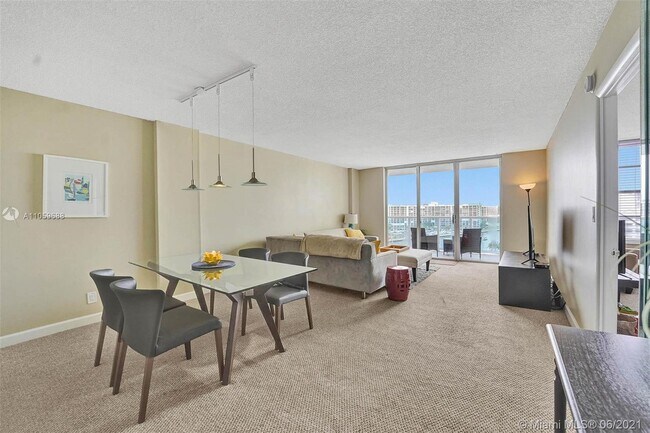 Building Photo - 3800 S Ocean Dr