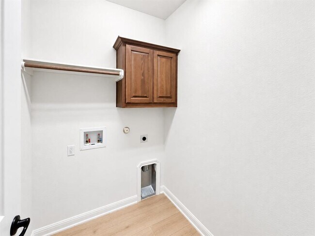 Building Photo - 14312 Senia Bend