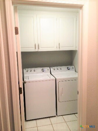 Building Photo - 113 E Blancas Dr