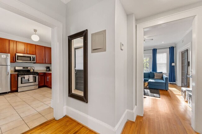 Building Photo - 800 Magnolia Ave