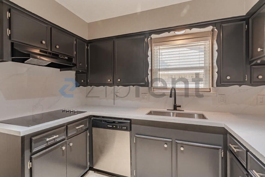 Building Photo - Unit