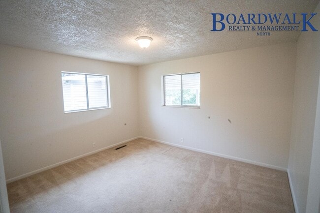 Building Photo - Newly updated 3 Bedroom home in Layton