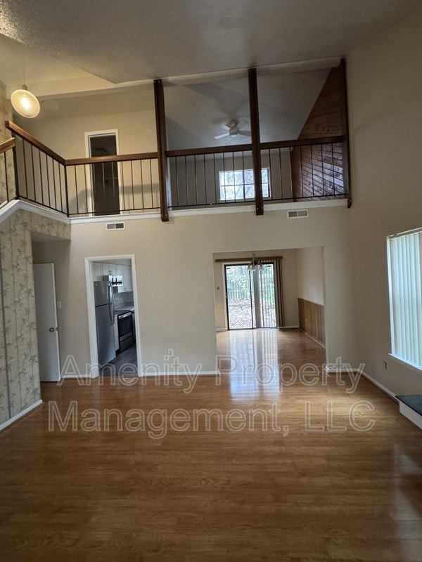 Building Photo - 704 Ninebark Ct