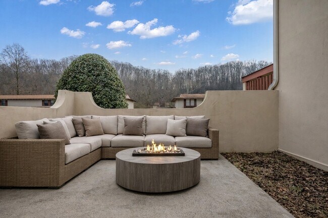 Building Photo - 214 Old Hickory Blvd