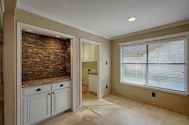 Building Photo - 3314 Falling Brook Dr