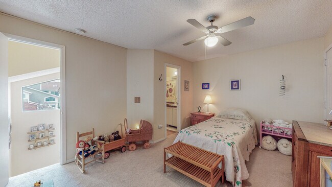 Building Photo - 5550 W 80th Pl