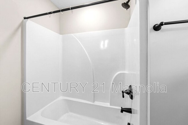 Building Photo - 302 Dorn St