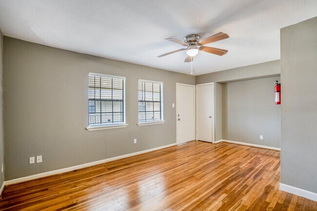 Building Photo - 4720 Delano St