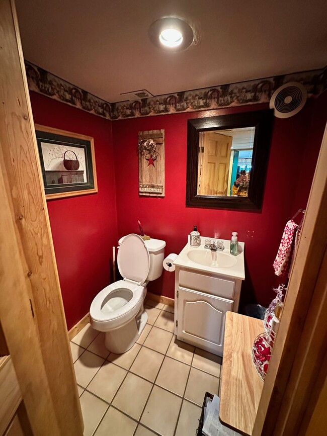 Building Photo - 5 Bedroom 2 1/2 Bath Home w/ Wrap Around P...