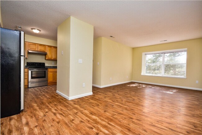 Building Photo - Table Rock Apartments