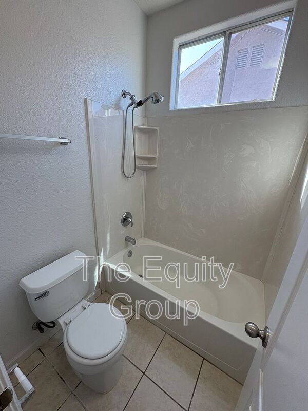 Building Photo - 6227 W Oak Ave