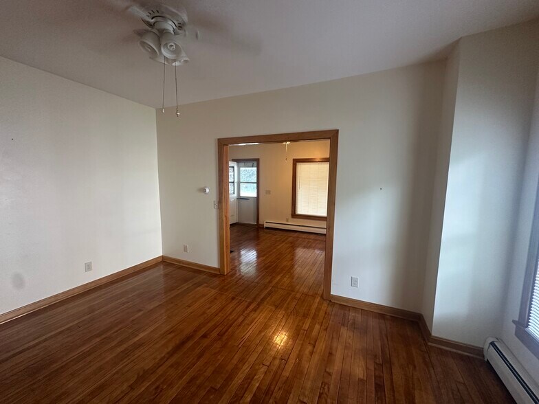 Building Photo - 223 Elm St
