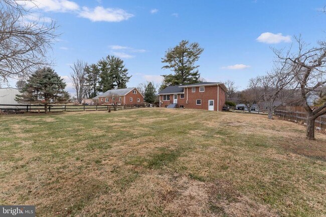 Building Photo - 12 Earlybird Ave