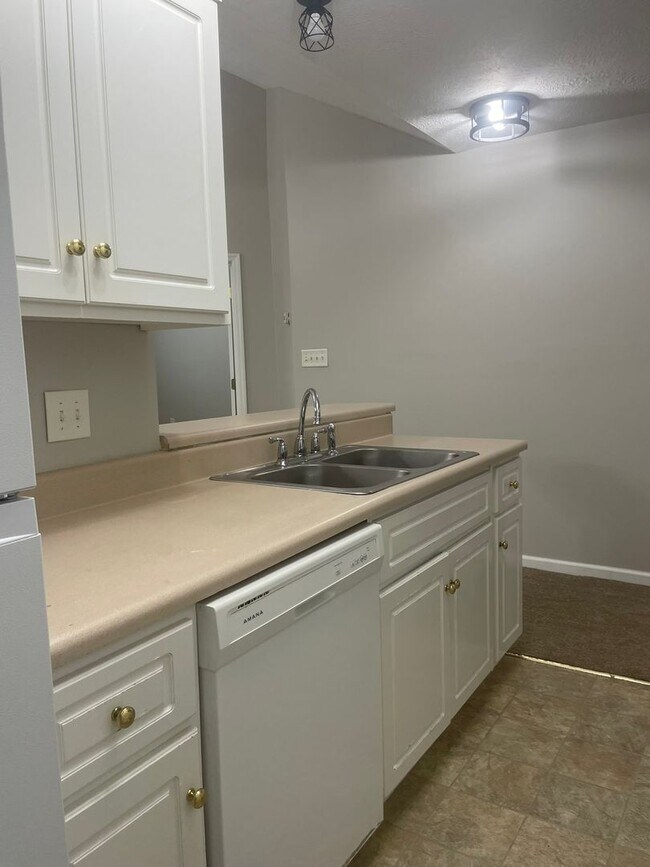 Building Photo - 449 Northrop Pl