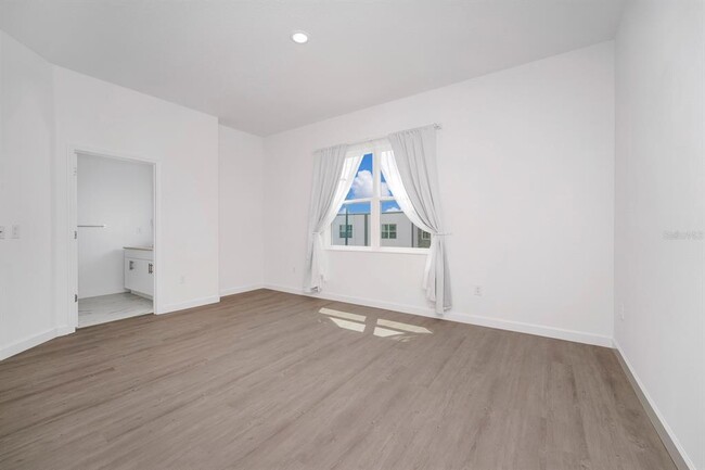Building Photo - 380 Famagusta Dr