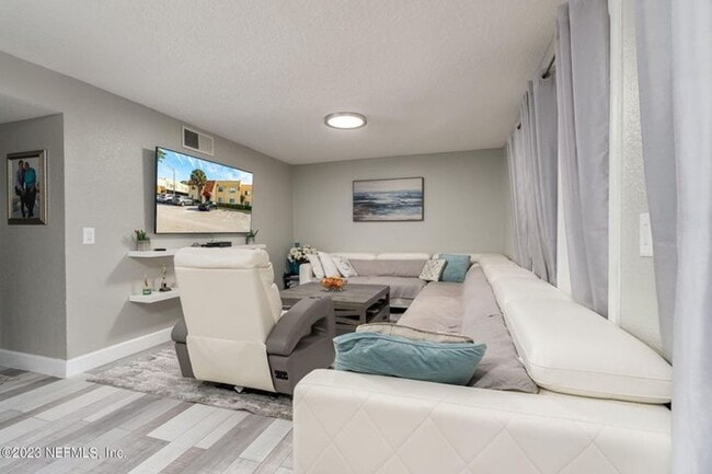 Building Photo - 6619 La Mirada Dr W