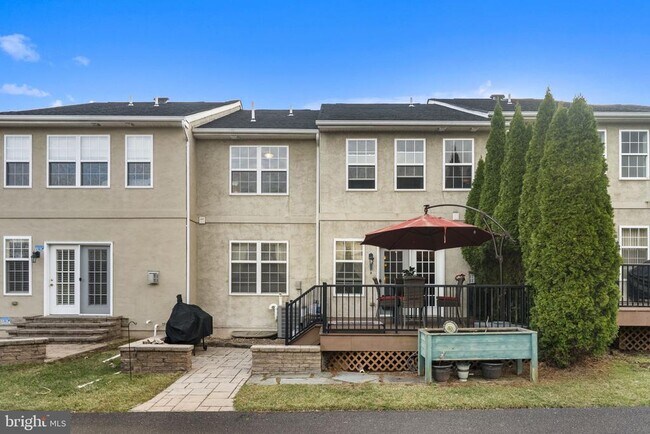 Building Photo - 2143 Eastport Way