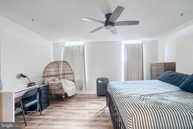 Building Photo - 1729 Guilford Ave