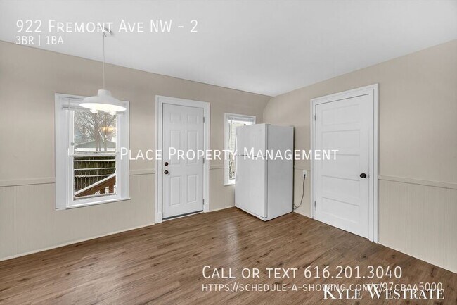 Building Photo - 922 Fremont Ave NW