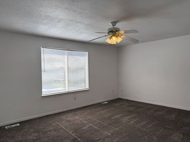 Building Photo - Peaceful Provo Townhome