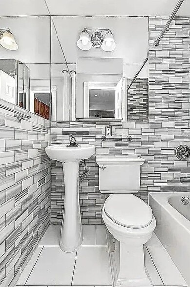 Building Photo - 221 E 23rd St