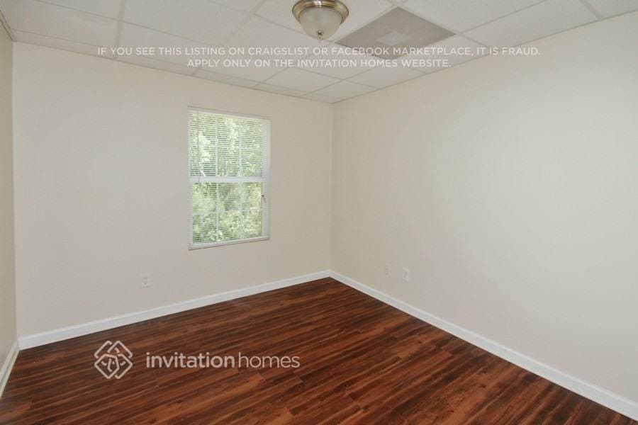 Building Photo - 1507 Locomotive Dr NE