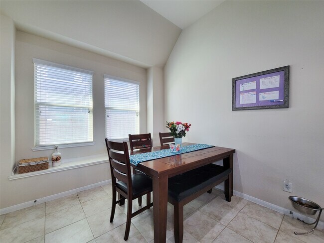 Building Photo - 23603 Villa Lisa Dr