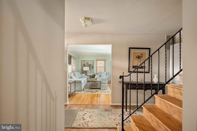 Building Photo - 6917 Stoneybrooke Ln
