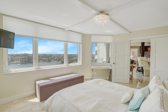 Building Photo - 550 S Ocean Blvd