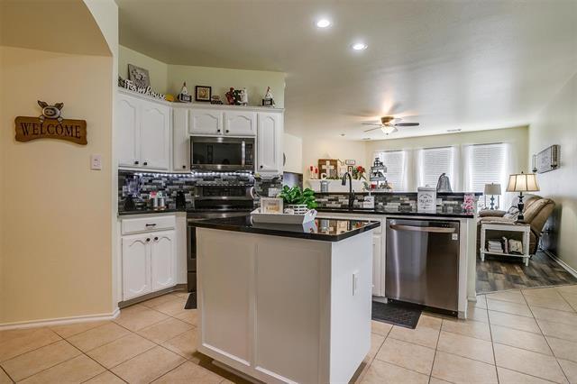 Building Photo - 909 Hunter Ln