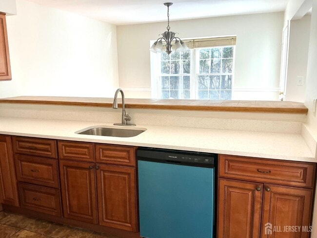 Building Photo - 246 Hyde Park Rd