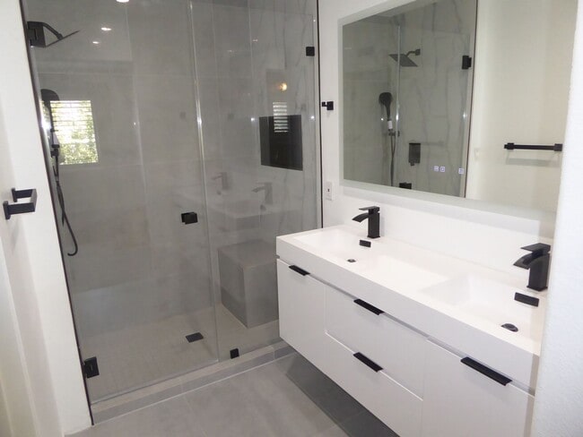 Building Photo - Palisades 3 Bedroom for Rent in Stevenson Ranch!